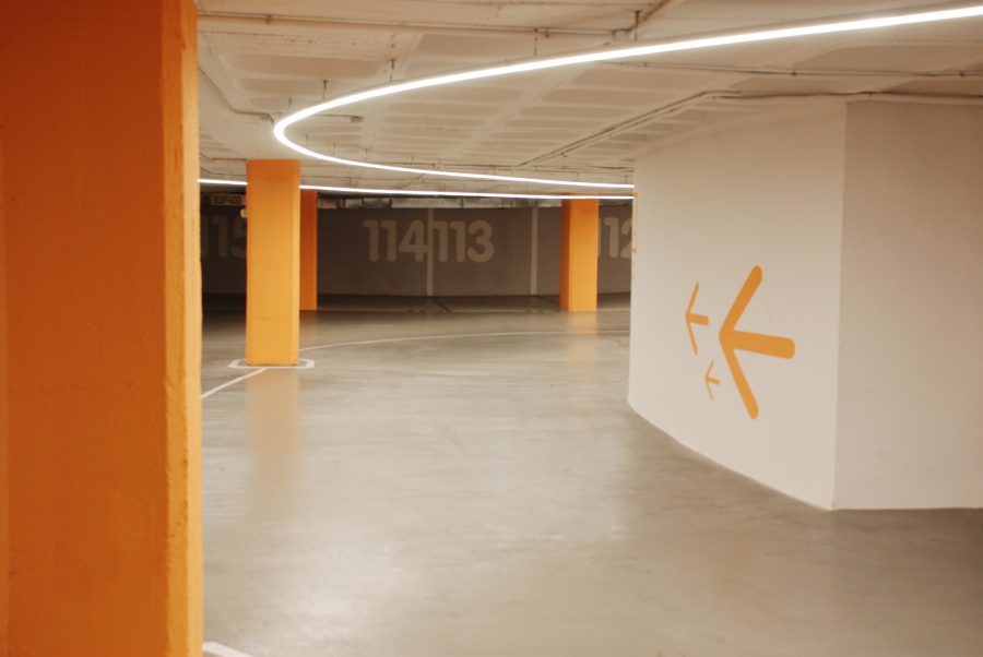 diseno_parking_arquitectura_corporativa_iluminacion_led_accesos